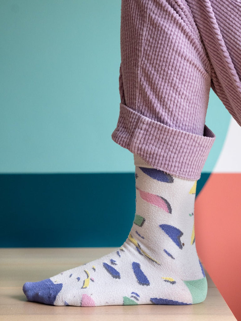 CHAUDEVANT - les chaussettes dépareillées ! - ASSIAKARA vêtement non genré genderless no gender mode unisexe look androgyne dégenrer degender fashion sur mesure inclusivité inclusif inclusive