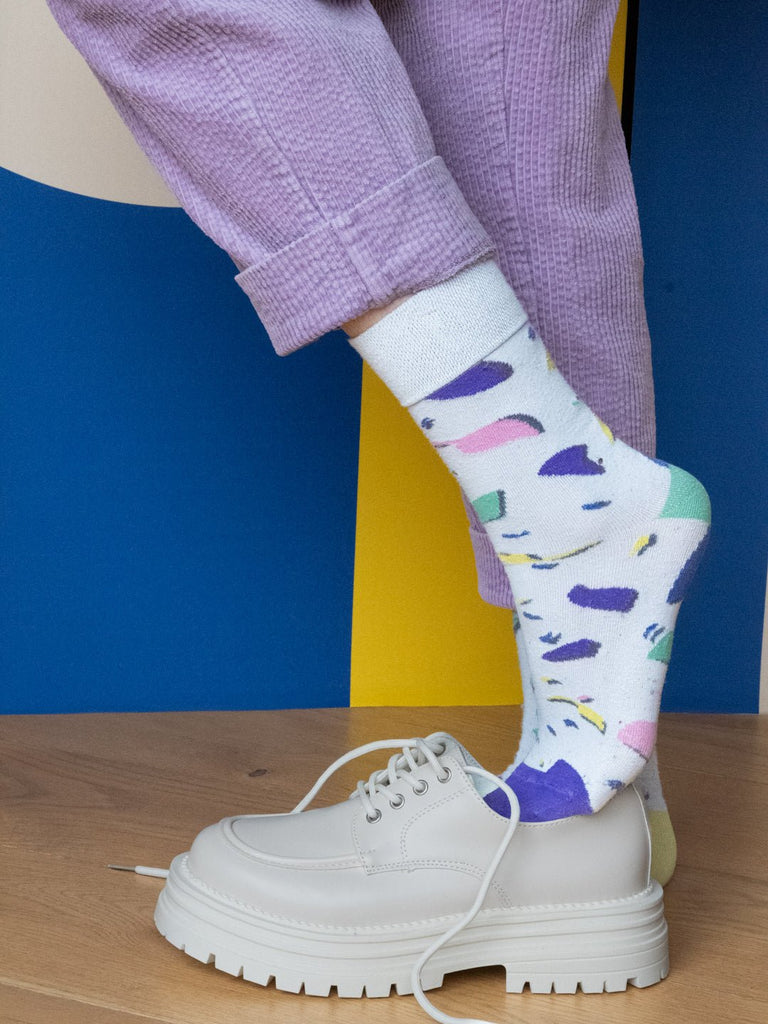 CHAUDEVANT - les chaussettes dépareillées ! - ASSIAKARA vêtement non genré genderless no gender mode unisexe look androgyne dégenrer degender fashion sur mesure inclusivité inclusif inclusive
