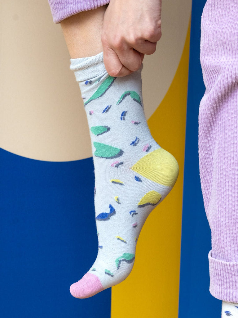 CHAUDEVANT - les chaussettes dépareillées ! - ASSIAKARA vêtement non genré genderless no gender mode unisexe look androgyne dégenrer degender fashion sur mesure inclusivité inclusif inclusive