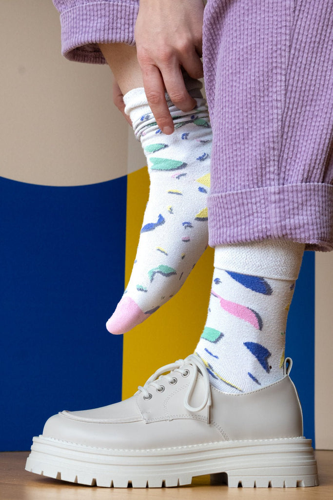 CHAUDEVANT - les chaussettes dépareillées ! - ASSIAKARA vêtement non genré genderless no gender mode unisexe look androgyne dégenrer degender fashion sur mesure inclusivité inclusif inclusive