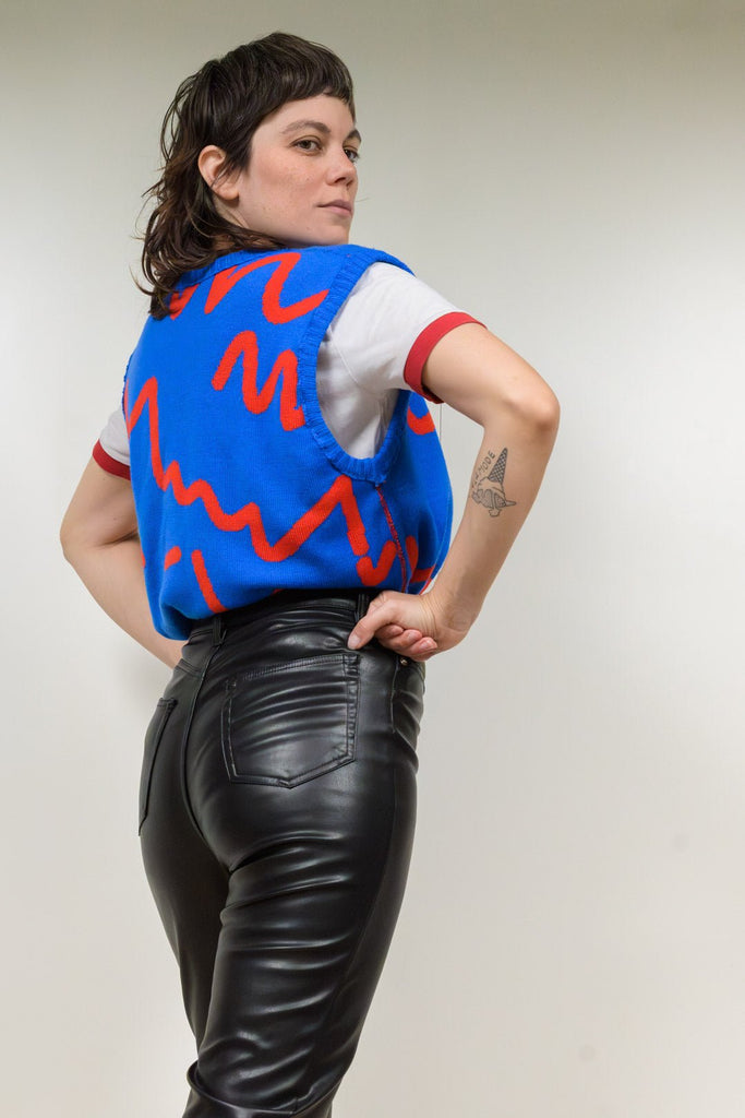 DISSISIT - Le pull sans manches! - ASSIAKARA vêtement non genré genderless no gender mode unisexe look androgyne dégenrer degender fashion sur mesure inclusivité inclusif inclusive