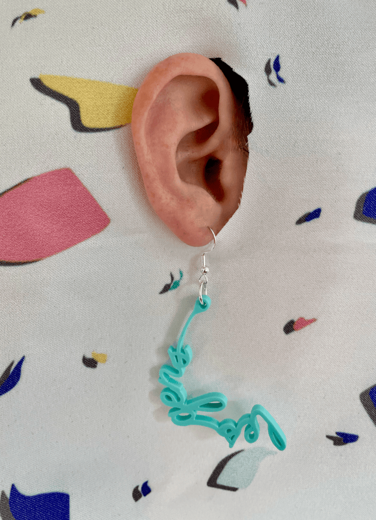 Les TRIPLÉES - un trio de boucles d'oreilles à mélanger! - ASSIAKARA vêtement non genré genderless no gender mode unisexe look androgyne dégenrer degender fashion sur mesure inclusivité inclusif inclusive