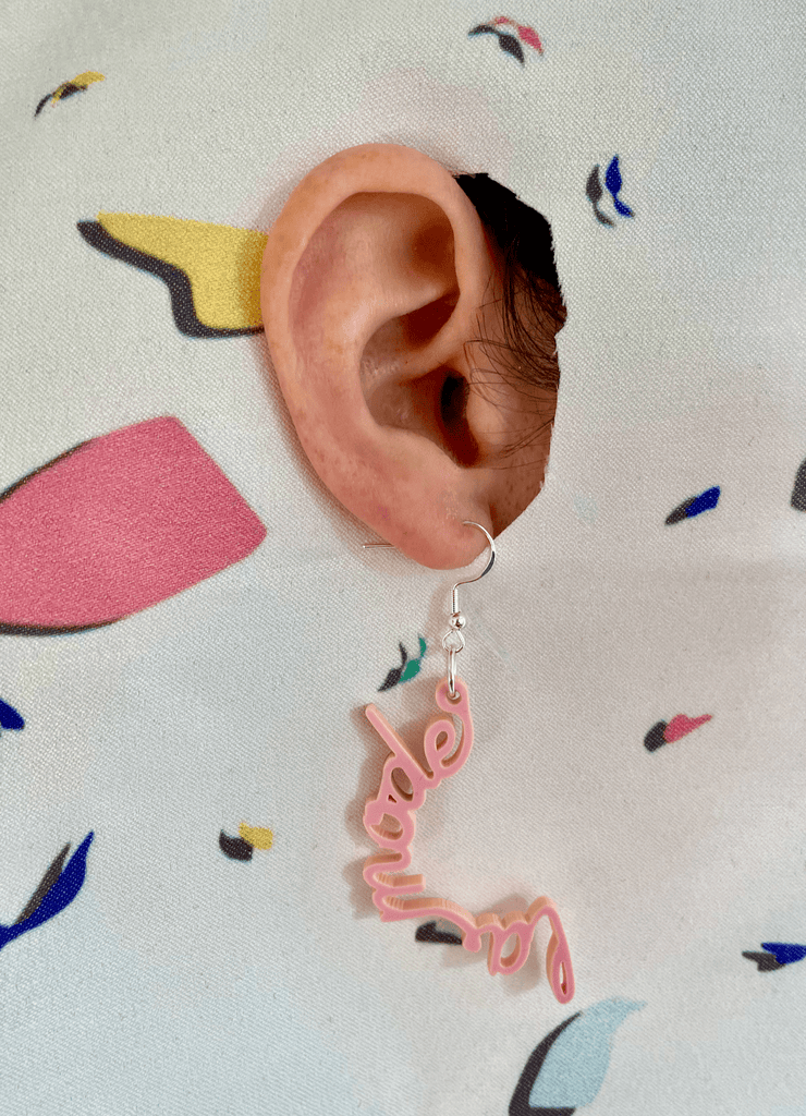 Les TRIPLÉES - un trio de boucles d'oreilles à mélanger! - ASSIAKARA vêtement non genré genderless no gender mode unisexe look androgyne dégenrer degender fashion sur mesure inclusivité inclusif inclusive