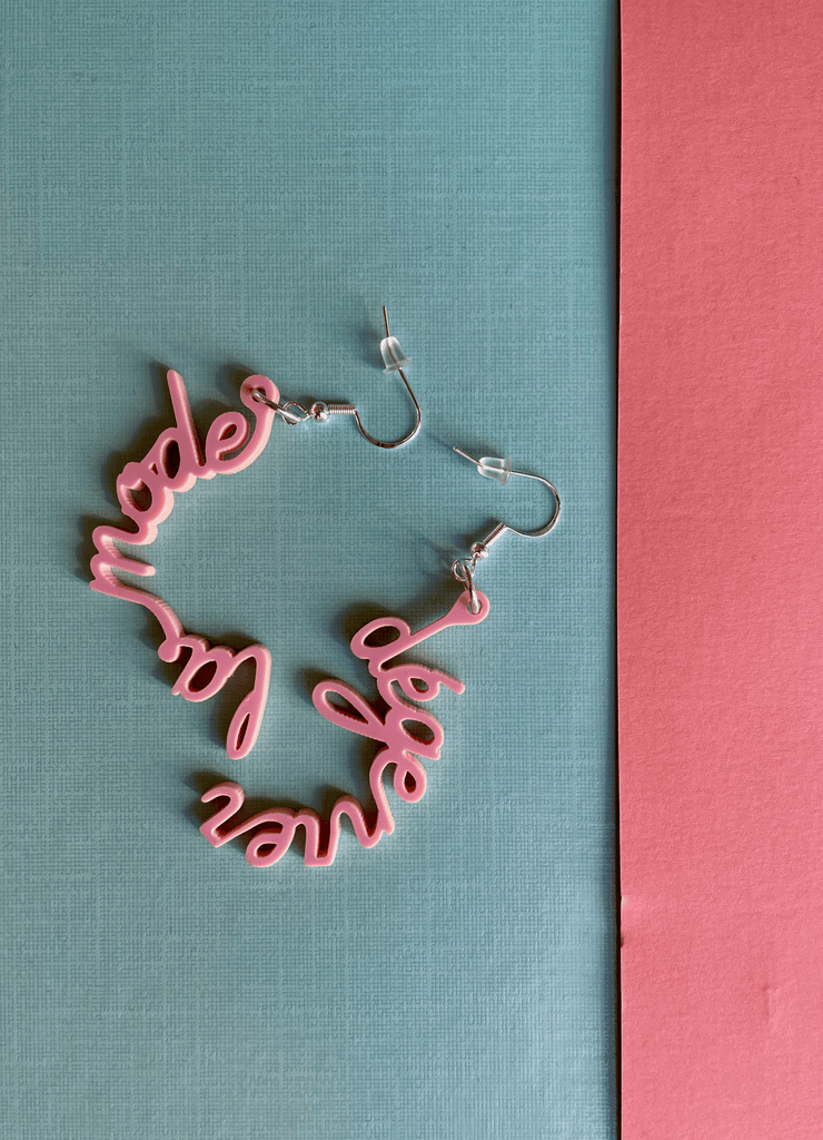 Les TRIPLÉES - un trio de boucles d'oreilles à mélanger! - ASSIAKARA vêtement non genré genderless no gender mode unisexe look androgyne dégenrer degender fashion sur mesure inclusivité inclusif inclusive