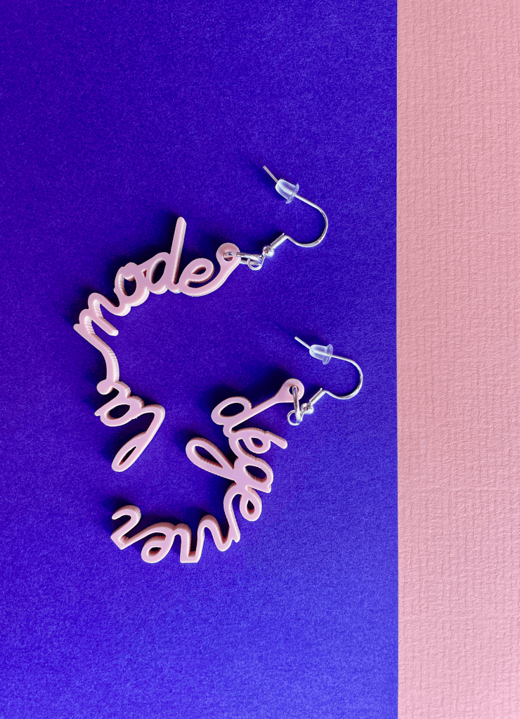 Les TRIPLÉES - un trio de boucles d'oreilles à mélanger! - ASSIAKARA vêtement non genré genderless no gender mode unisexe look androgyne dégenrer degender fashion sur mesure inclusivité inclusif inclusive