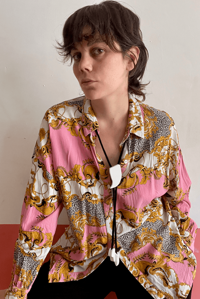 BOLOTIE - la cravate de cowboy ! - ASSIAKARA vêtement non genré genderless no gender mode unisexe look androgyne dégenrer degender fashion sur mesure inclusivité inclusif inclusive