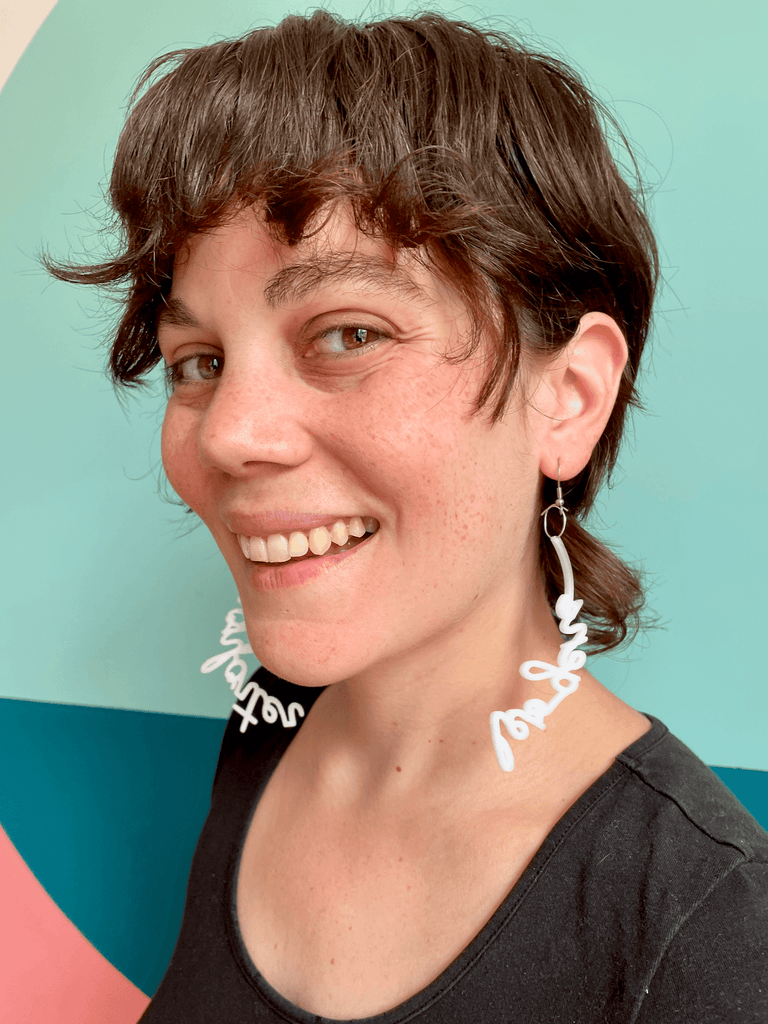 EN BOUCLE ! Le slogan à porter - ASSIAKARA vêtement non genré genderless no gender mode unisexe look androgyne dégenrer degender fashion sur mesure inclusivité inclusif inclusive